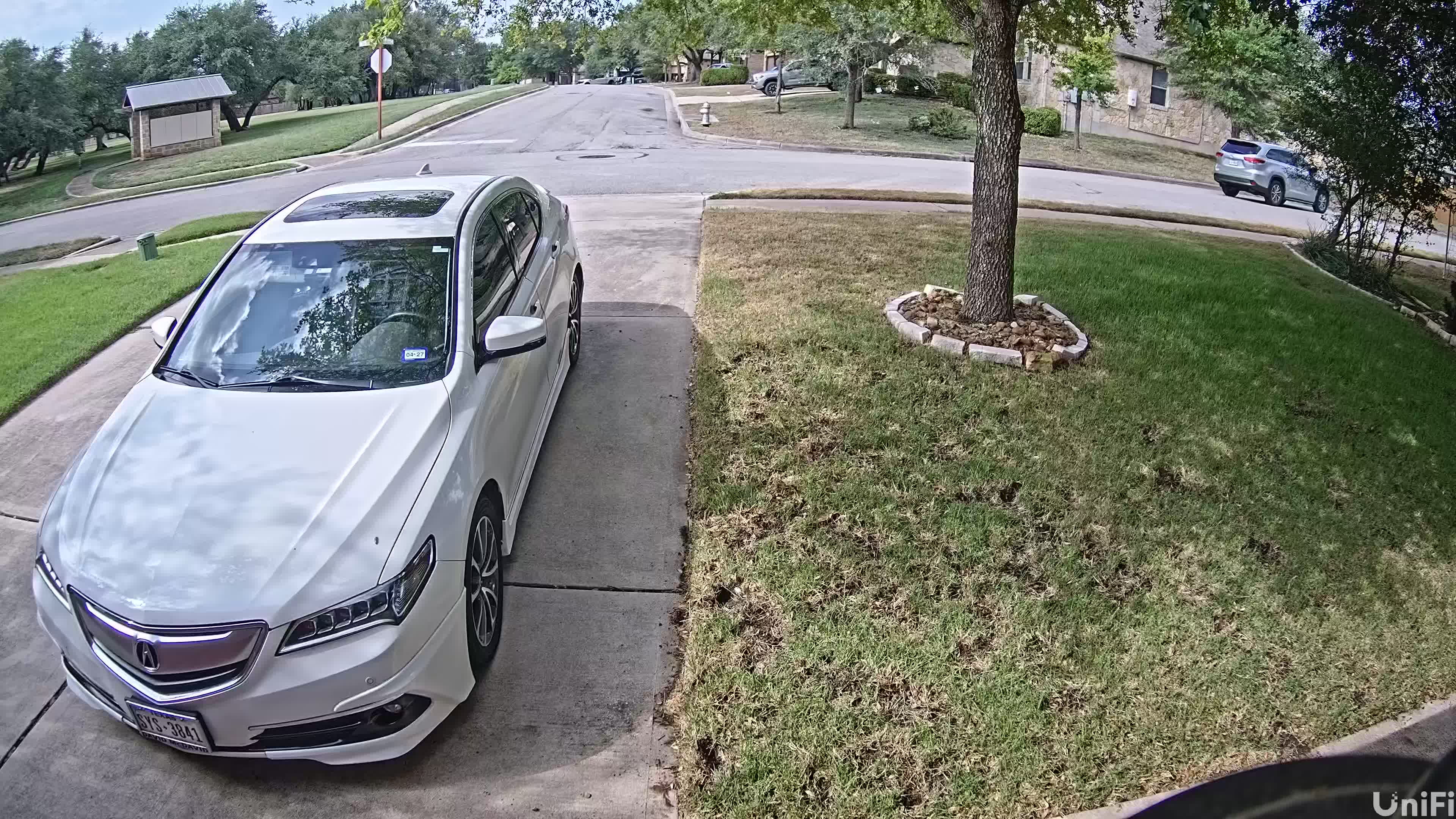 Right Driveway 4K Camera Snapshot