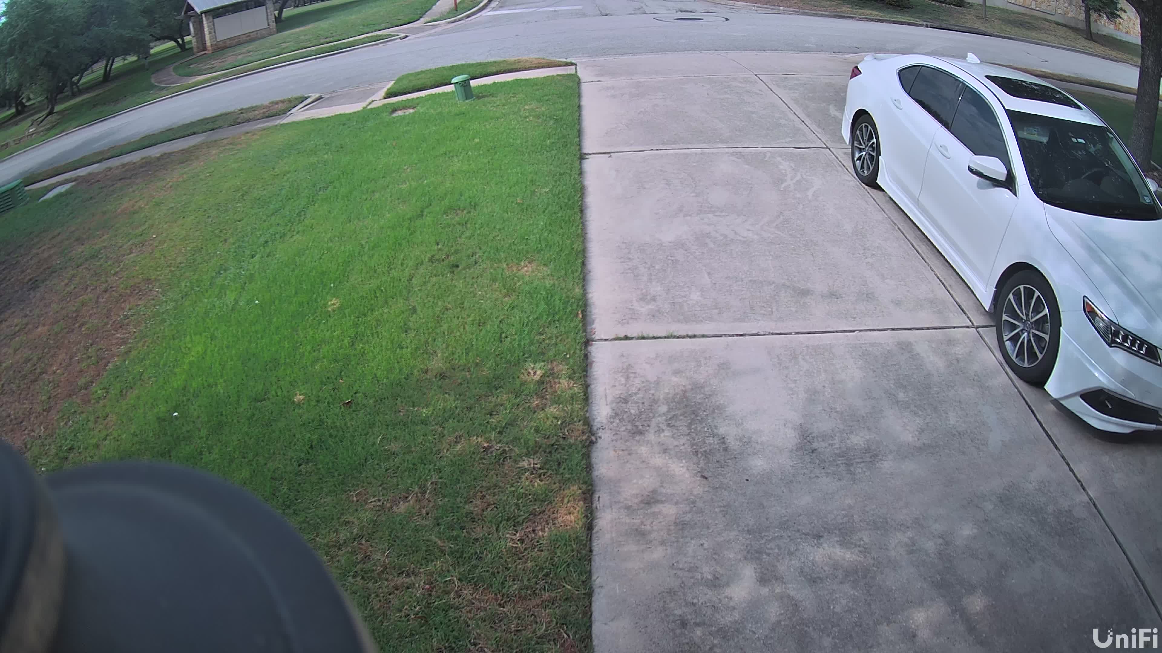 Left Driveway 4K Camera Snapshot
